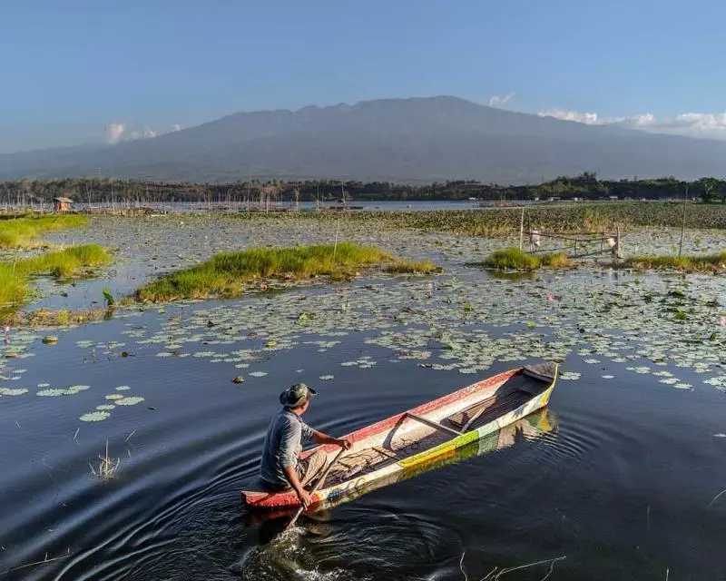 foto danau Ranu Grati Pasuruan