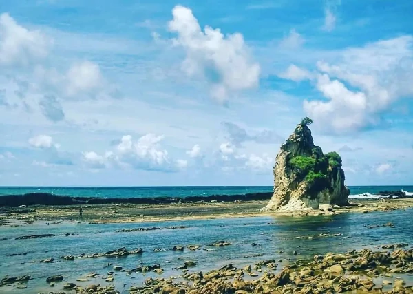 foto pantai tanjung layar banten