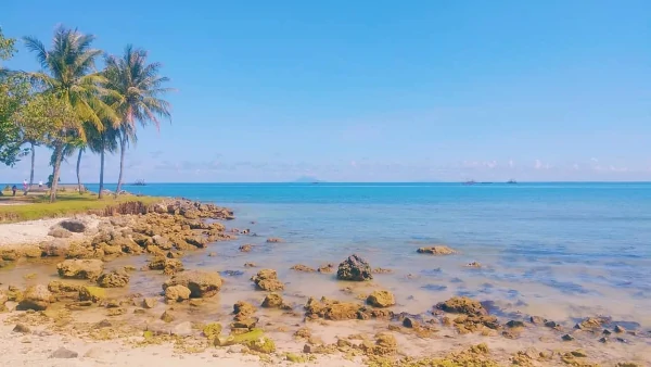 foto pantai tanjung lesung banten